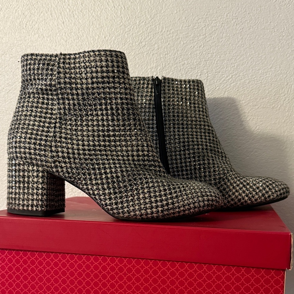 Kelly & Katie Black and White Ankle Boots